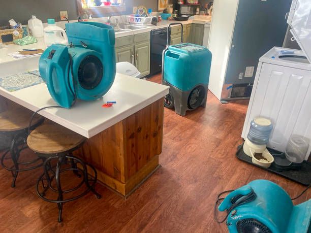 Sewage cleanup and water damage restoration in CA